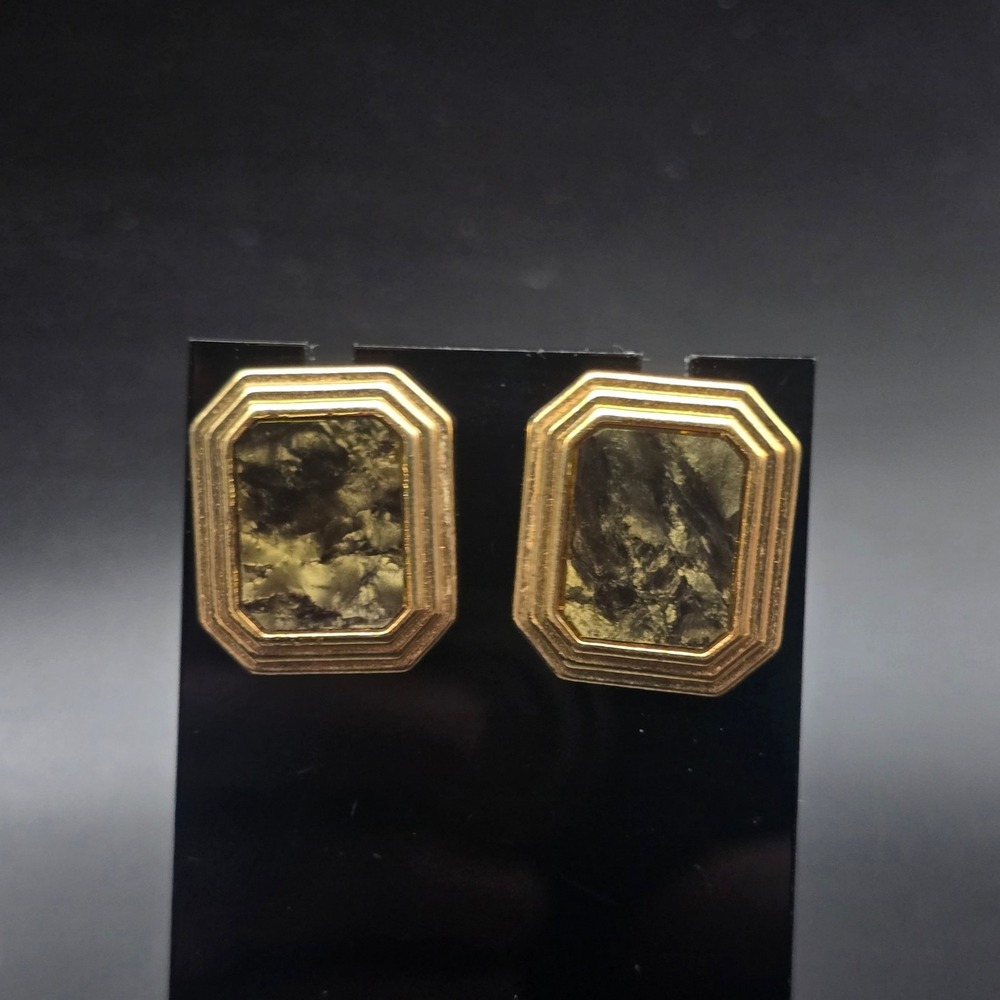 Avon 1985 Park Avenue Earrings Green Marbled Gold Tone Frame Pierced